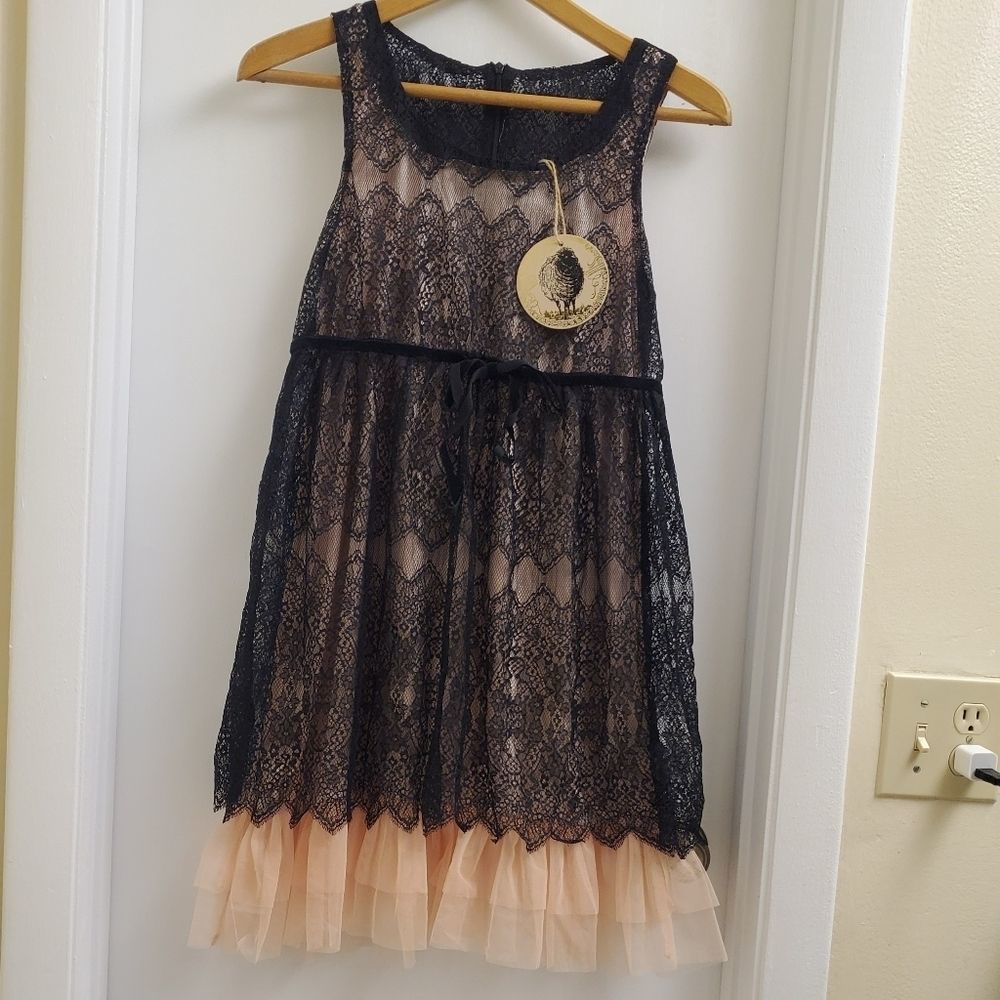 🥰New with tags Black sheep cute lace dress size M